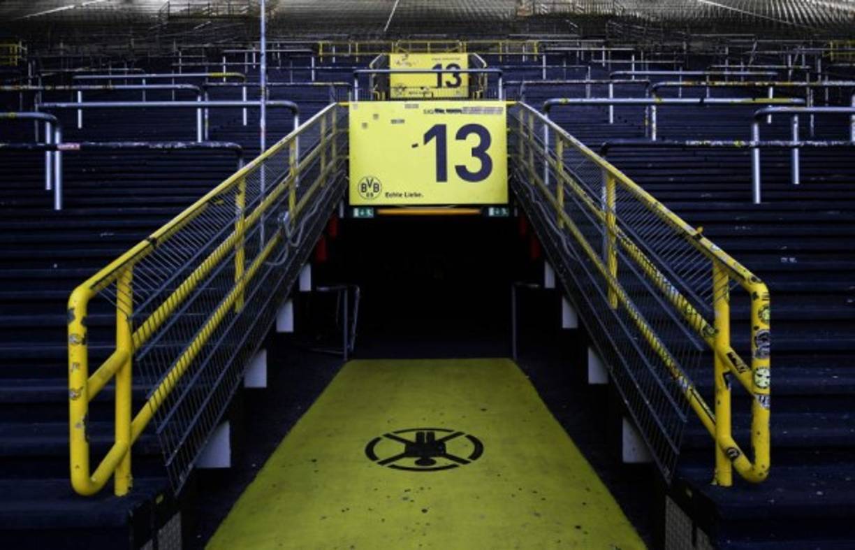 En el campo, medidas muy estrictas: el camino de vestuarios al terreno debe estar libre, sin ninguna puerta cerrada.