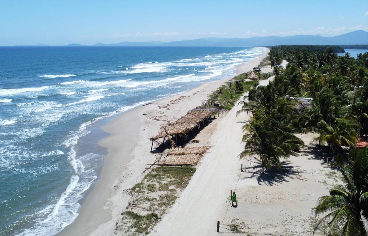 El presidente de la comunidad de Miami, Wilmer Andino, dijo con emoción que están más tranquilos felices por el retroceso del mar. Cuenta que el retroceso fue lento, ya que un día se miraba que se hacía para atrás el oleaje, y luego, al siguiente día, volvía a donde estaba. Fue así que poco a poco fue retrocediendo.