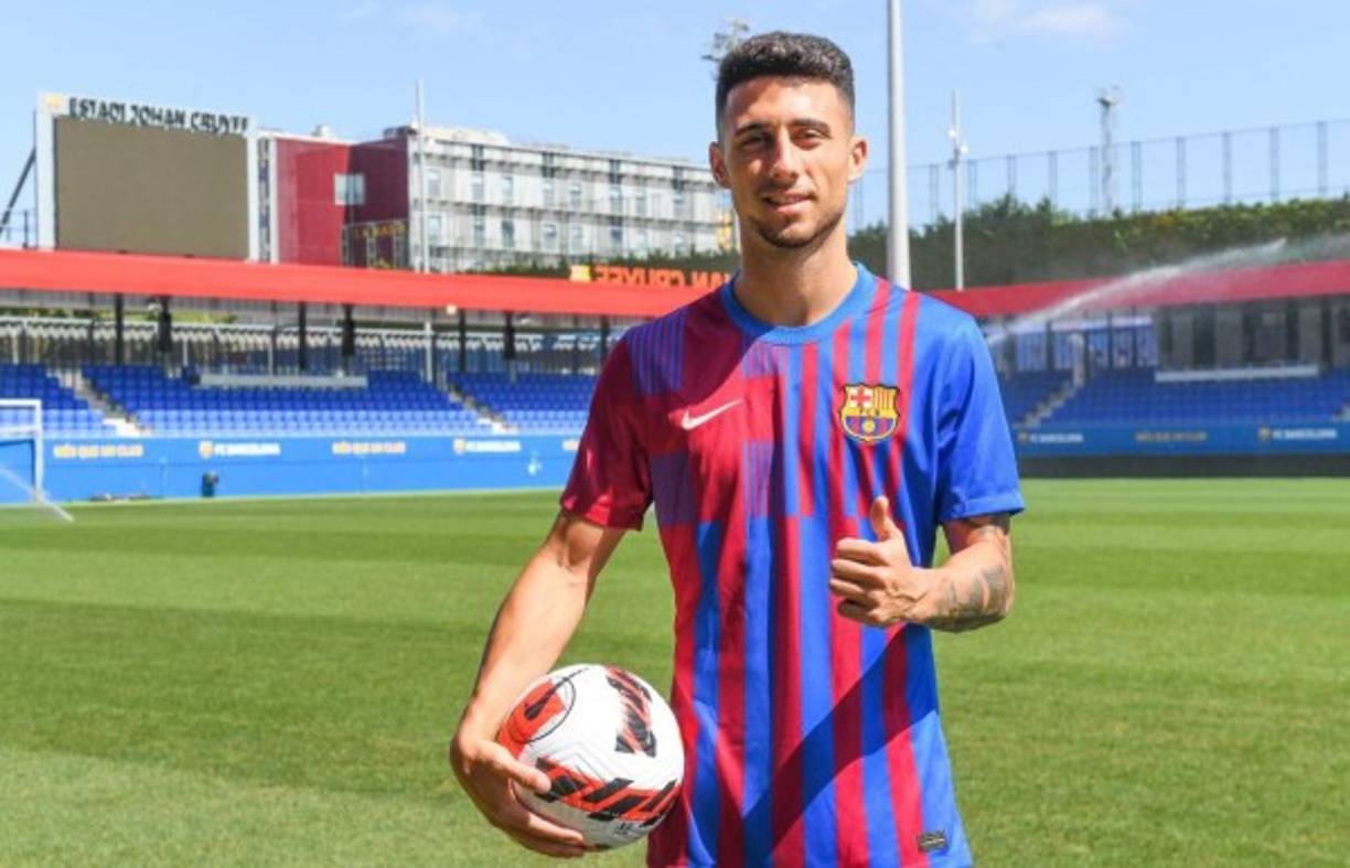 El FC Barcelona ha incorporado a Guillem Jaime para el Barça B. El defensa de 22 años vuelve al club después de un año para reforzar el lateral derecho. El jugador llega libre y firma por una temporada hasta el 30 de junio de 2022. Foto Barcelona B.<br/>