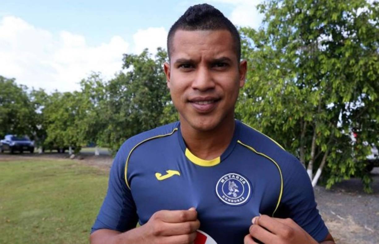 El mediocampista Óscar Salas ha sido noticia en el mercado de fichajes luego de que el Motagua lo diera de baja para el próximo torneo, pese a tener seis meses de contrato con el Ciclón Azul. Ahora, el volante suena para reforzar al Vida de La Ceiba.