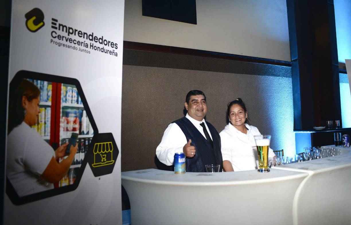 Durante el evento hubo una muestra de Emprendedores de la Cervecería Hondureña S. A.
