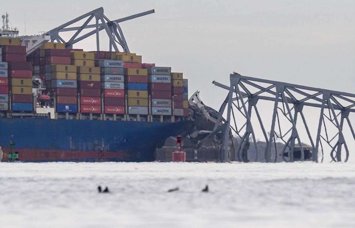 Indicó asimismo que el buque sufrió una “pérdida momentánea de propulsión” antes del accidente, informó la Autoridad Marítima y Portuaria singapureña (MPA).