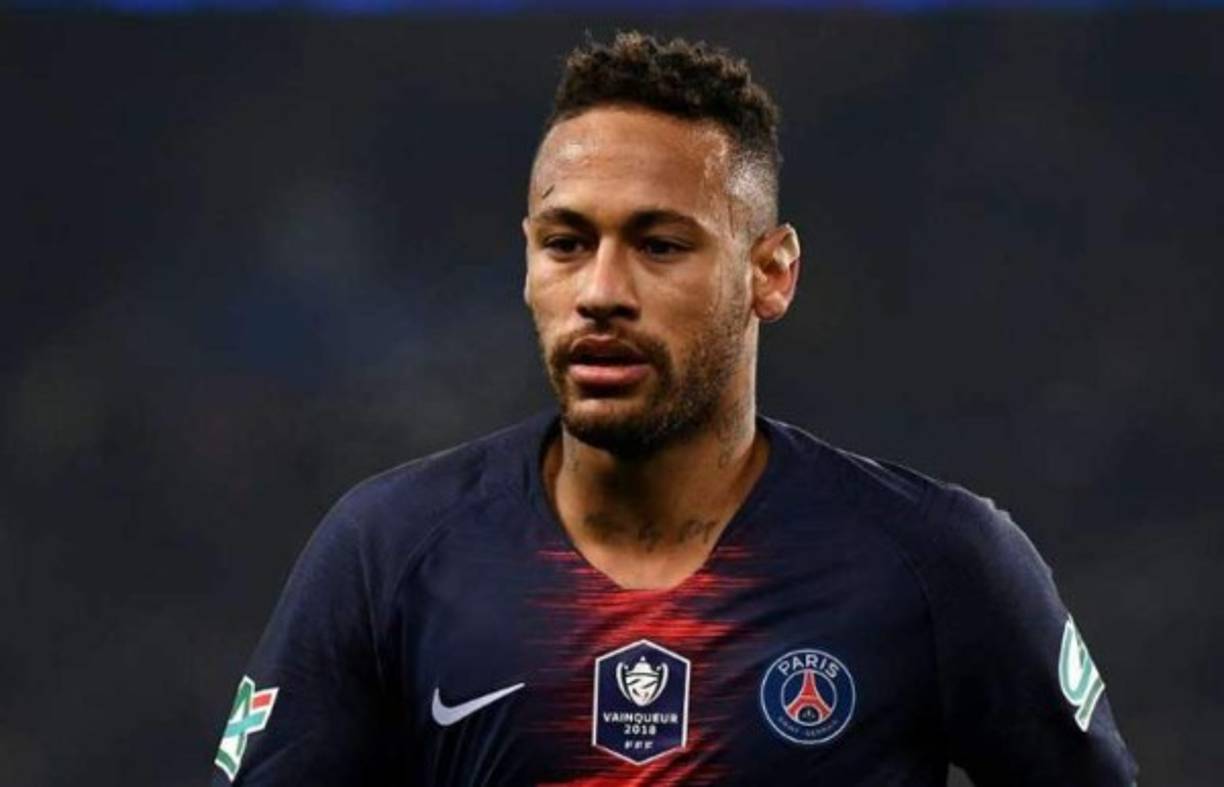 Neymar: El brasileño es un viejo anhelo de Florentino Pérez que siempre se mantiene en la agenda. Lleva 19 dianas en 22 partidos, su calidad está de sobra probada y sería un golpe anímico a un FC Barcelona que lo perdió hace ya casi dos años.