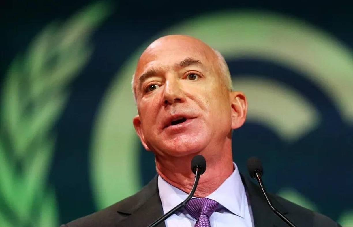 Jeff Bezos, fundador de Amazon y segunda persona más rica del mundo, añadió 7.000 millones de dólares a su fortuna, cercana ahora a los 230.000 millones de dólares.