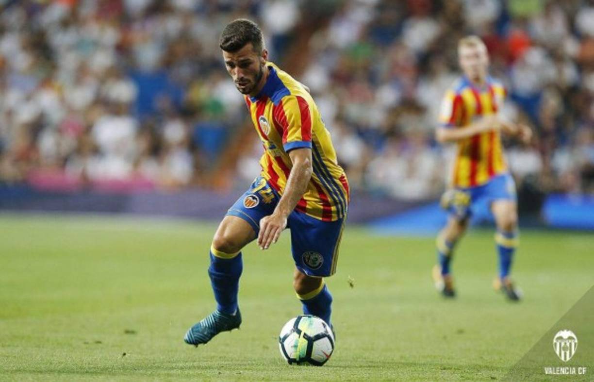 José Luis Gayà: Español que se desempeña como lateral izquierdo, juega en el Valencia y es otra opción oara reforzar la banda izquierda del Real Madrid si se llega a ir Marcelo. Cuenta con 23 años de edad.