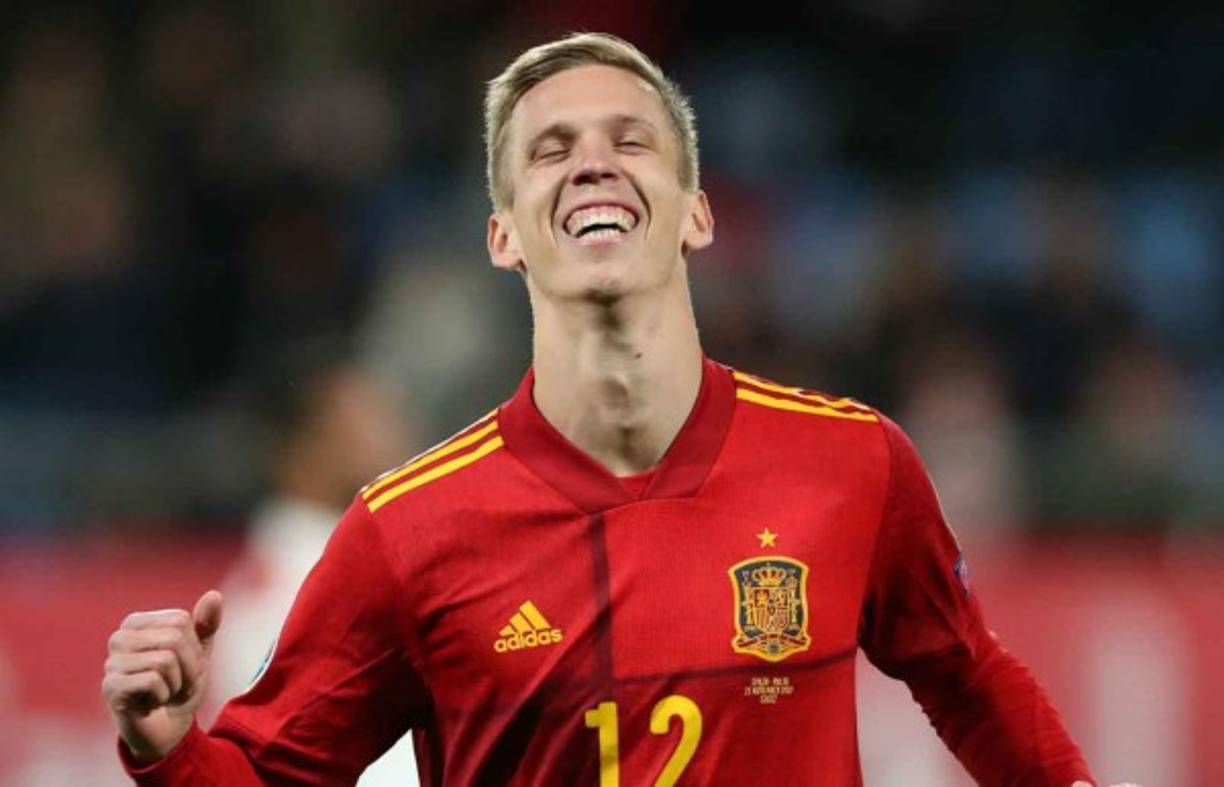 Dani Olomo: Según diario Marca, el Barcelona ha presentado una oferta formal por el joven internacional del Dinamo de Zagreb. En principio, la idea es que se incorporase a la disciplina blaugrana la próxima temporada, pero al parecer podría llegar en enero del 2020. El jugador cuenta con 21 años de edad.