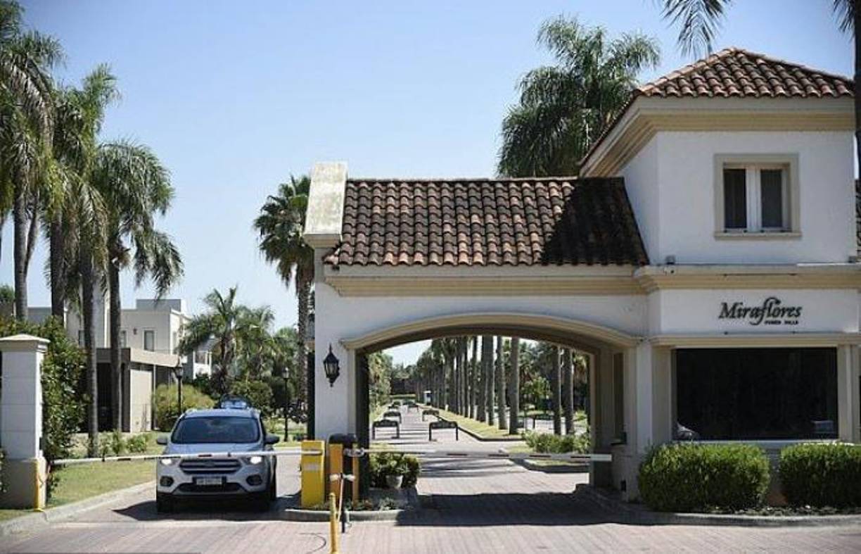 Además la mansión tendrá una sala de cine privada, un garaje subterráneo para albergar la colección de coches de Leo con capacidad para 15 vehículos.