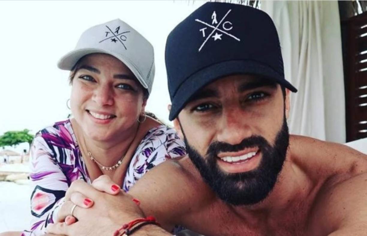 De acuerdo con Telemundo, Adamari López, famosa por actuar en varias telenovelas, y Toni Costa, de 37 años, se conocieron en el 2011 cuando ambos participaron de un reality show de baile.