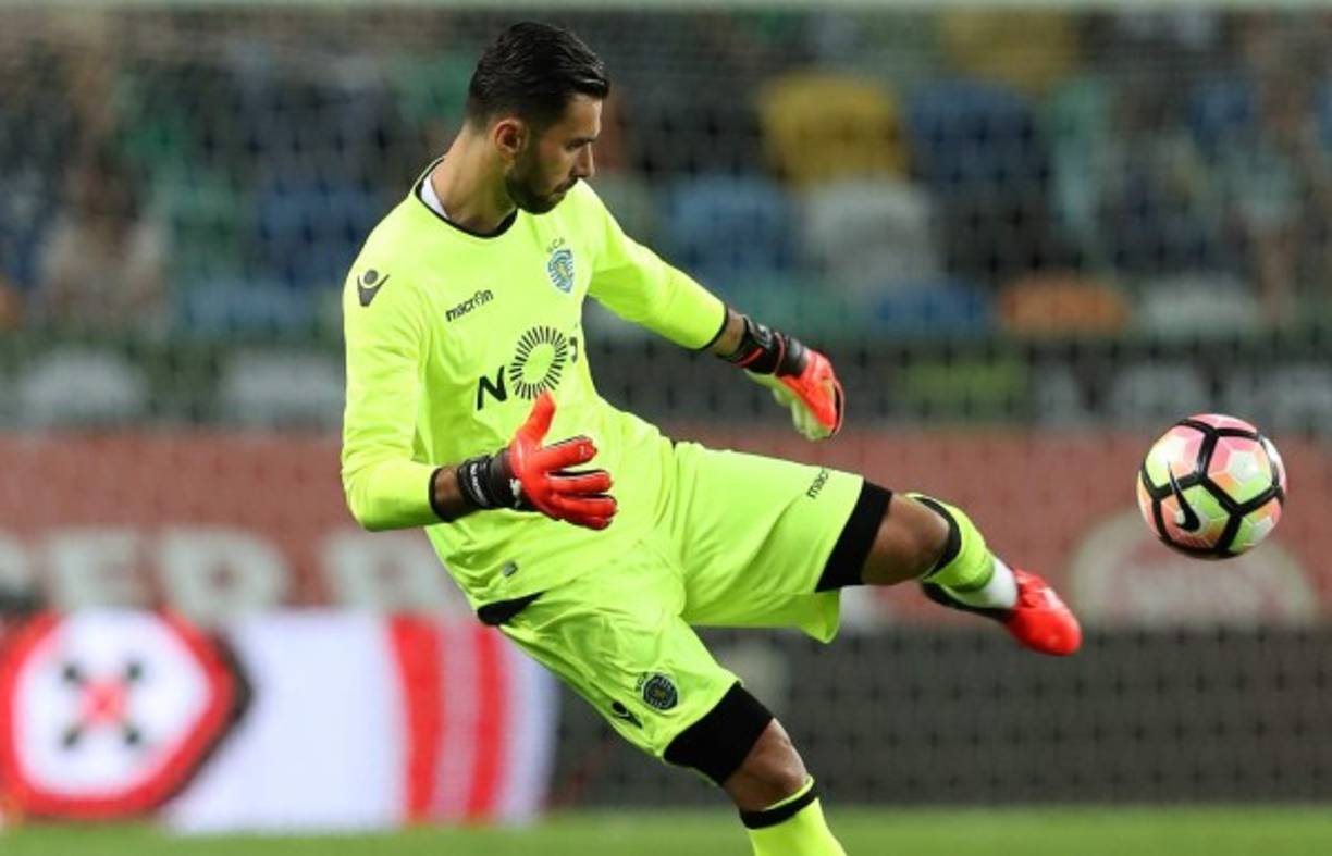 Muchos son los porteros vinculados al Napoli en las últimas semanas, desde que se conoció que Pepe Reina fichará por el Milan a partir de junio. Según Mediaset, el portero elegido sería Rui Patricio, del Sporting de Portugal, por el que ya tendrían un principio de acuerdo con el jugador. Ambos clubes se encuentran negociando el traspaso y el conjunto italiano ya habría presentado una primera propuesta de 25 millones de euros, lejos de los 45 de su cláusula.