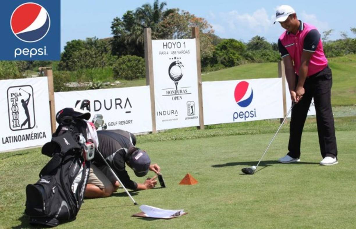 Los golfistas aprovecharon el día hasta para sacarse fotos.