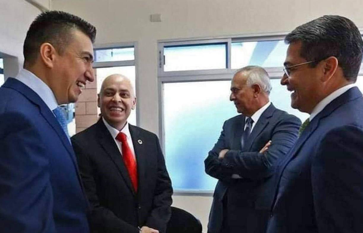 Chinchilla fue muy cercano al expresidente Juan Orlando Hernández, extraditado en 2022 hacia Estados Unidos por delitos asociados al narcotráfico. 