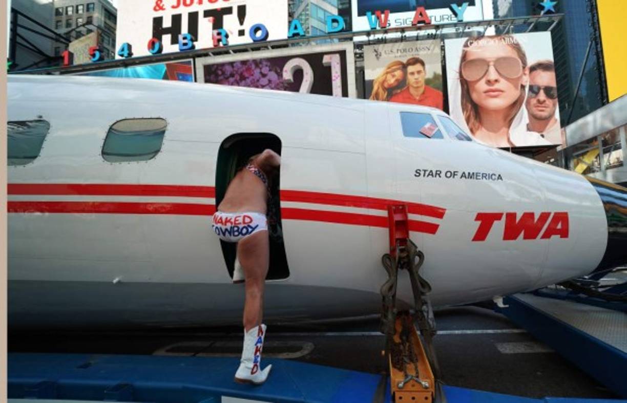 La aerolínea TWA estuvo operativa de 1930 a 2001, cuando se declaró en bancarrota. Su sede principal fue el aeropuerto JFK.