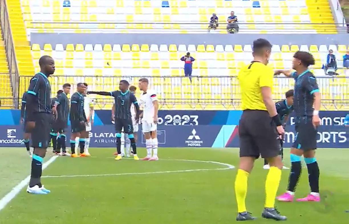 David Ruiz, volante del Inter Miami, fue titular en el duelo Honduras vs EUA. En diversas ocasiones se le vio dando instrucciones para sus compañeros. 