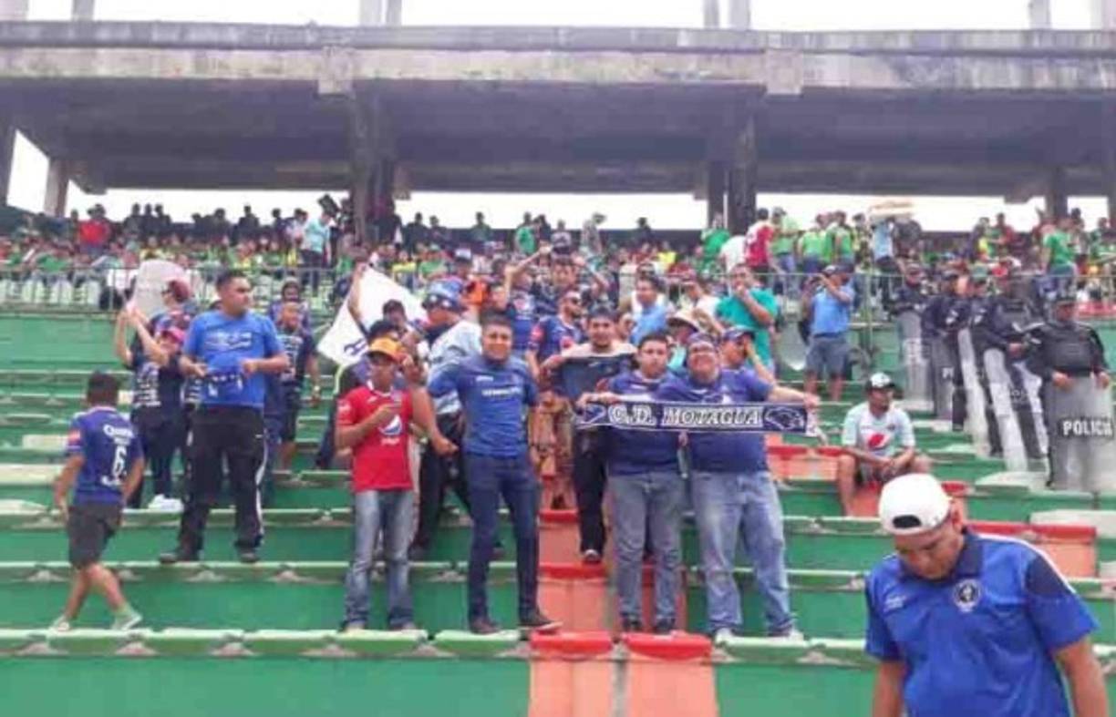 La afición del Motagua fue colocada en el sector de Preferencia sur.