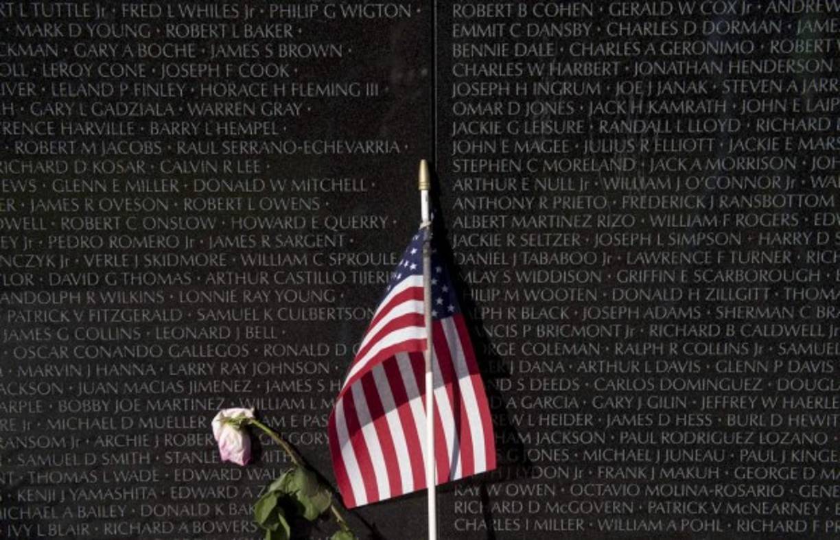 El Vicepresidente de Estados Unidos, llamó a los veteranos 'la columna vertebral de nuestra nación'.