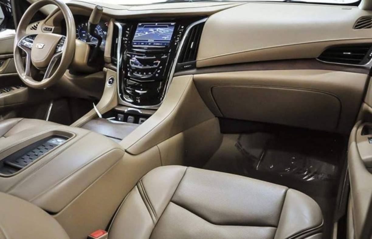 El increíble Cadillac de Tom Brady, por dentro.