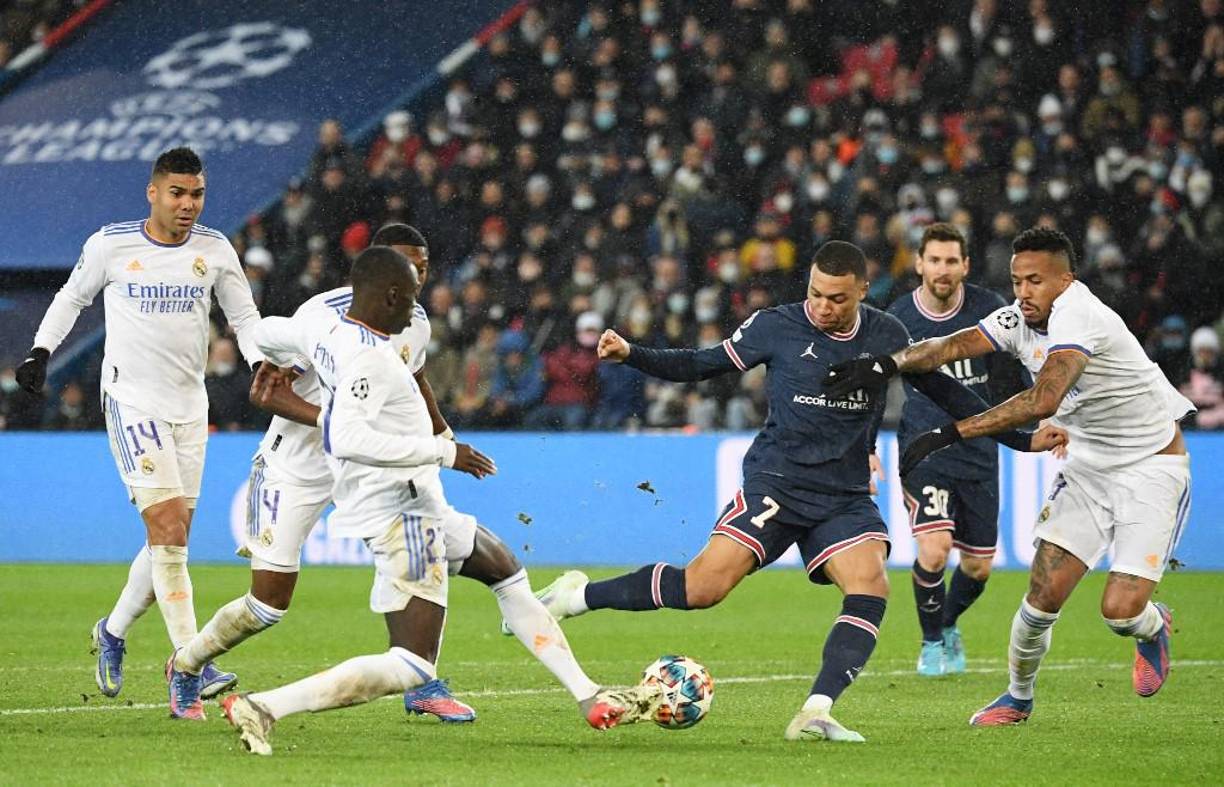 Kylian Mbappé fue el mejor jugador del partido y desde el pitazo inicial fue un auténtico dolor de cabeza para la zaga defensiva del Real Madrid.