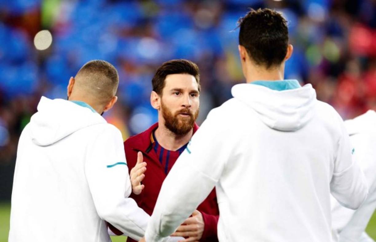 Barcelona's Argentinian forward Lionel Messi celebrates after scoring during the Spanish league football match FC Barcelona against Sevilla FC at the Camp Nou stadium in Barcelona on October 20, 2018. (Photo by LLUIS GENE / AFP)