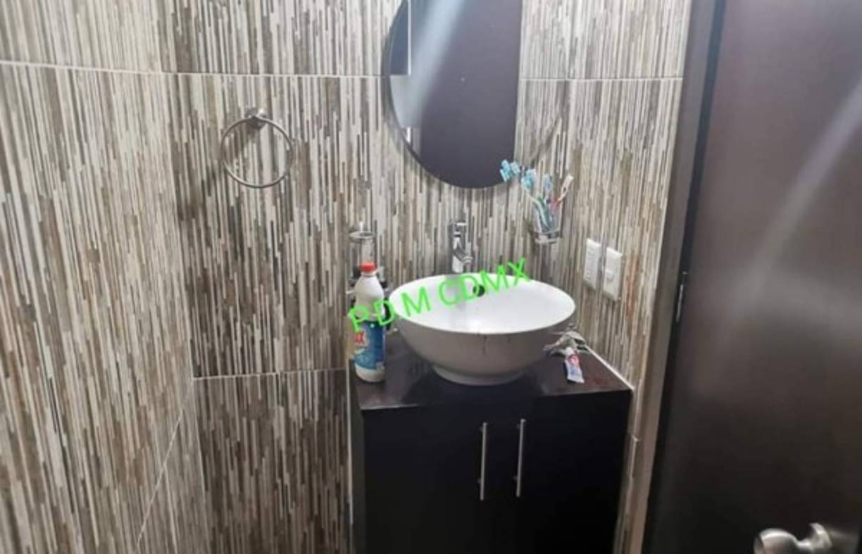 En las imágenes se pudo observar el piso lleno de sangre, así como las paredes tal y como se tratara de un matedero animal.