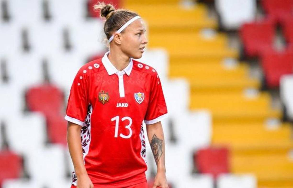 Se trata de Violeta Mitul, una joven jugadora de 26 años que perdió la vida hace unos días mientras realizaba senderismo con sus compañeros.