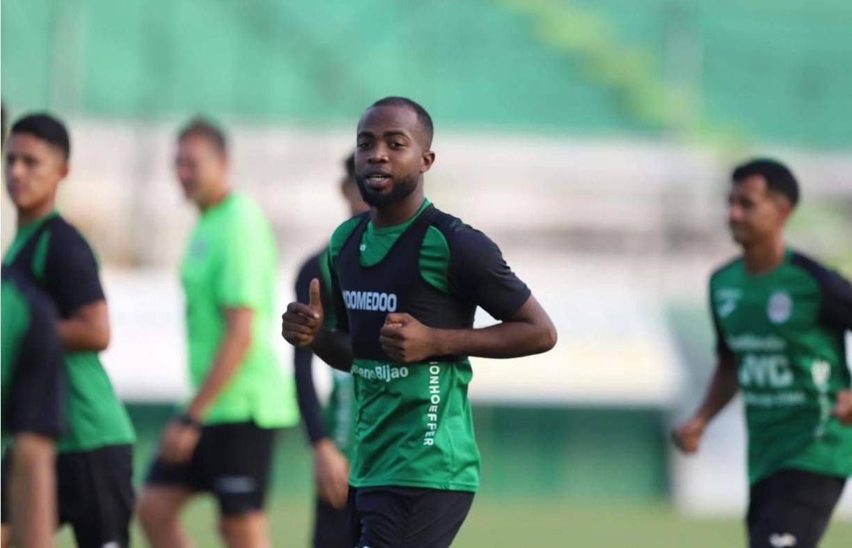 Gerson Chávez viene de jugar del Vida y quiere ganarse la confianza de ’La Tota’ Medina en el Marathón, su segundo equipo en la ciudad. Jugó en el Real España.