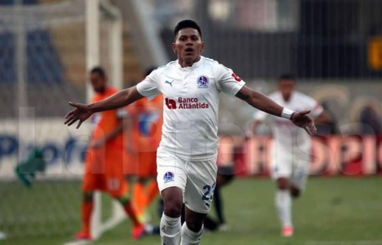 Bryan Moya, que está sin contrato en el Olimpia, seguiría unos seis meses más en el club algo, según informaron en una radio capitalina.