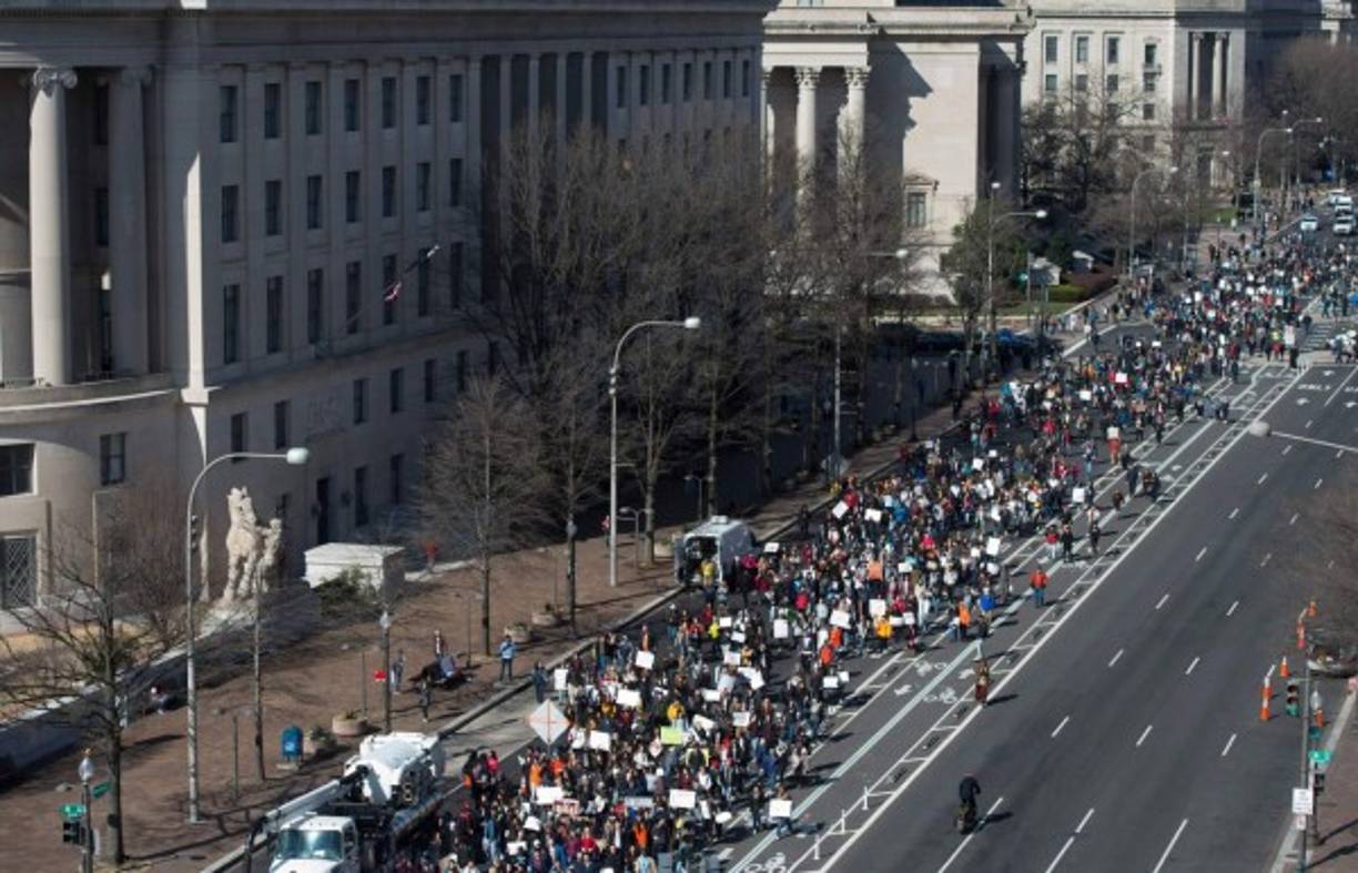 En Estados Unidos los ataques en las escuelas son un peligro que afecta a los alumnos de todas las edades, pero algunos padres y educadores afirman que abordar este tema sensible con una manifestación podría tener un efecto traumatizante para los más jóvenes.