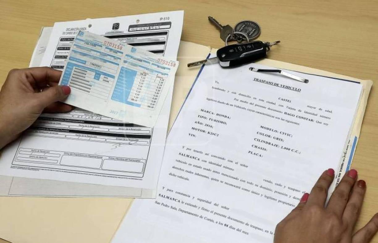 Este es uno de los trámites con mayor demanda, sin embargo, las autoridades señalan que no hacer el debido traspaso de vehículo es el error más frecuente que cometen los propietarios de carros y motos. 