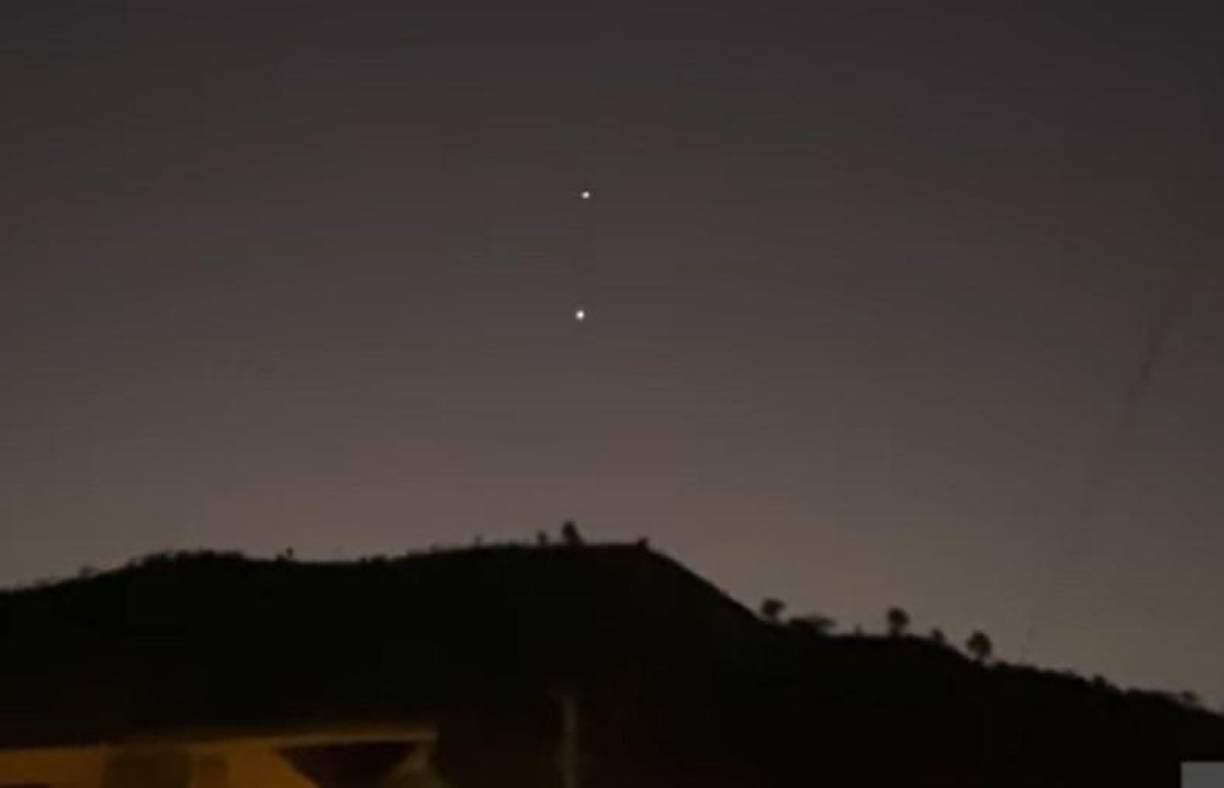 Según el medio Space.com, SpaceX tiene permiso para lanzar 12,000 satélites pero ha solicitado la aprobación de un regulador internacional para lanzar hasta 30,000 más.