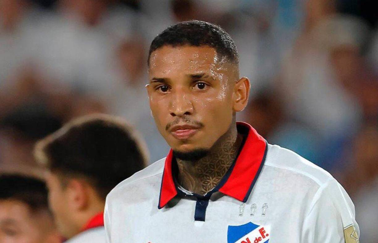 “Ellos estudiaron el caso de Juan con un equipo de médicos y nos reunieron. Y nos dijeron que él había agarrado un virus. La señora de Juan dijo: ‘¿Un virus? Si él no estaba resfriado, no tenía moco, no le dolía la garganta’”, confesó la madre de Izquierdo.