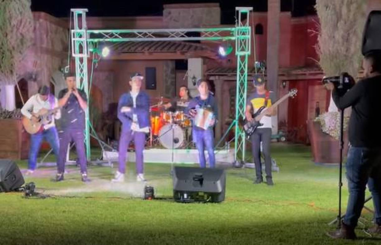 Acribillan a cantante de narcocorridos en un cementerio tras dedicar tema a “El Mencho”