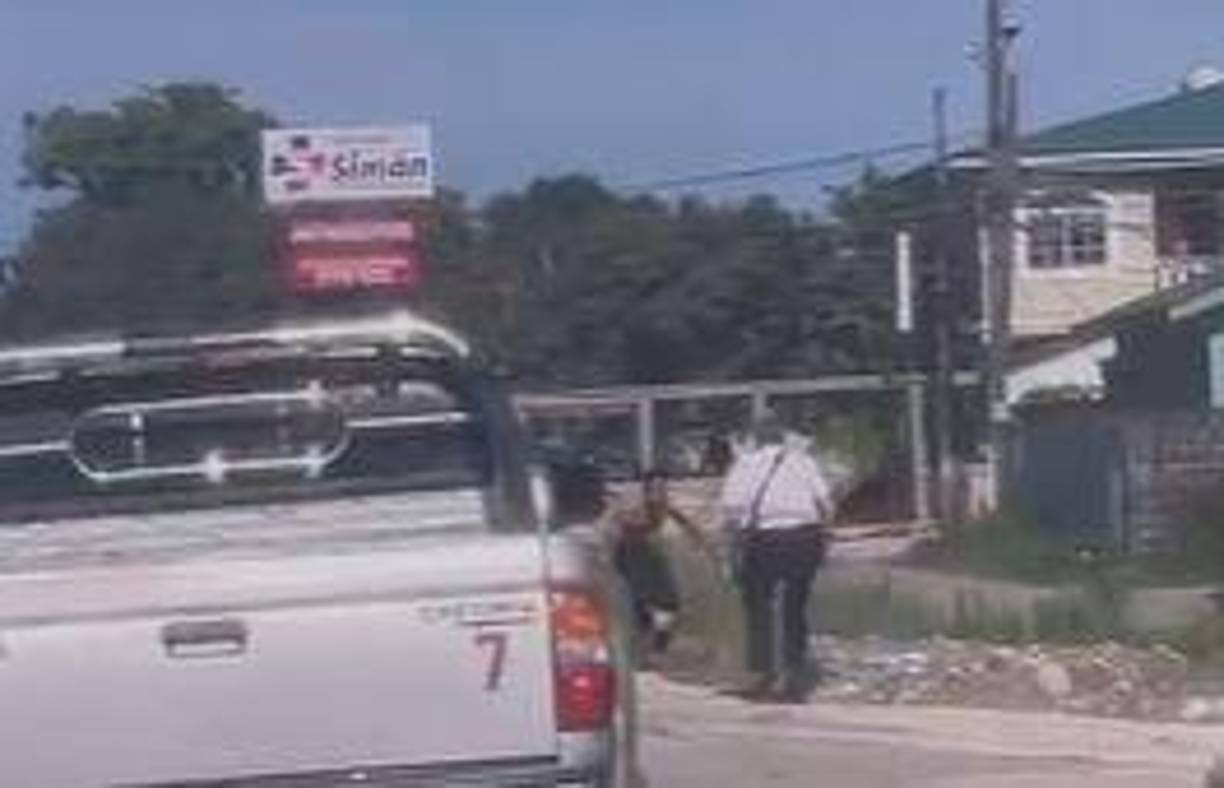 El hecho indignó a ciudadanos de La Ceiba, por lo que la Policía inició una búsqueda para capturar a los responsables, y este viernes se informó sobre la detención de uno de ellos. 
