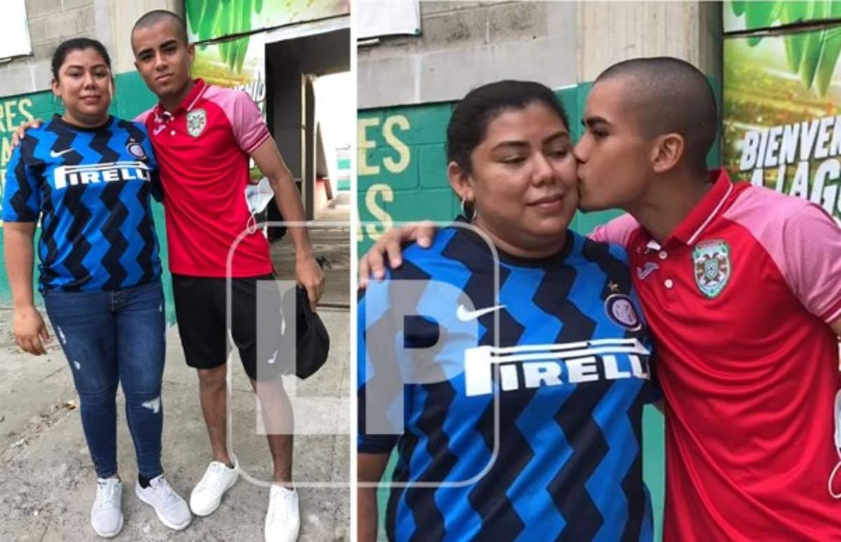 Al final del partido, así fue el reencuentro de Isaac Castillo con su madre.