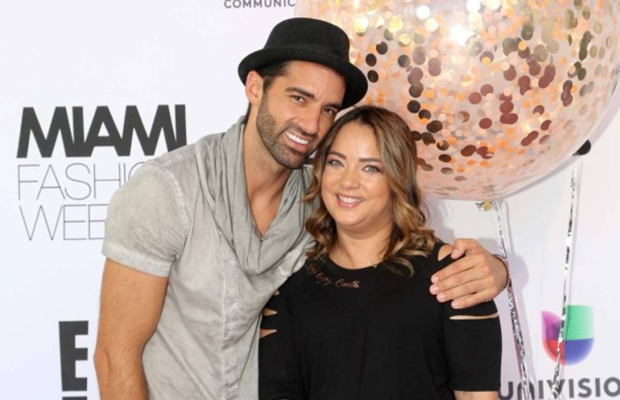 Beristain aseguró que su amigo, EL Rey del Tocino, tiene pruebas de esto. En el programa también mencionaron que, en algún momento a una bailarina que trabajó con Toni en “Mira Quién Baila España” le preguntaron si tenían una relación con Toni, a lo que ella respondió: “Claro que no. Él tiene novio”.