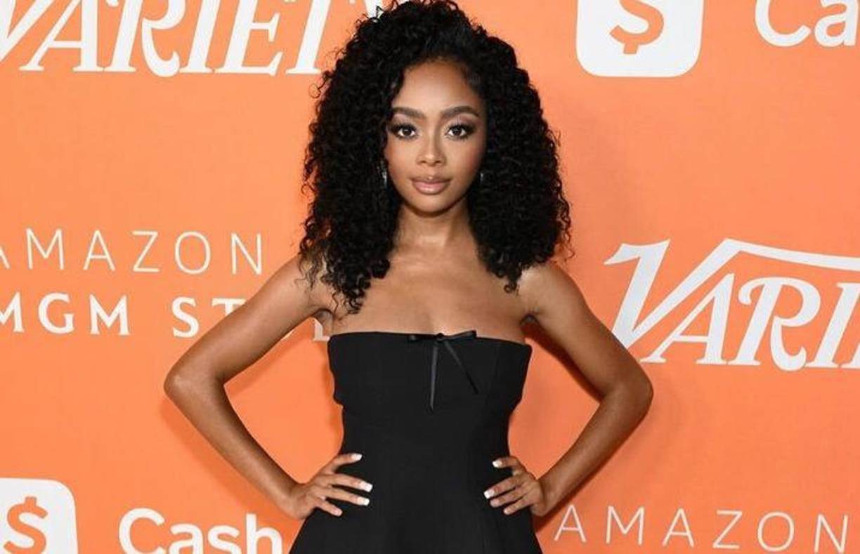 “Estoy encantada de comenzar este nuevo capítulo en mi vida: abrazar la maternidad y sumergirme en nuevos proyectos de actuación. ¡Mi corazón está tan lleno! declaró Jackson a la revista. El otro mes, la joven actriz aparecerá en el largometraje “The Man in the White Van”. 