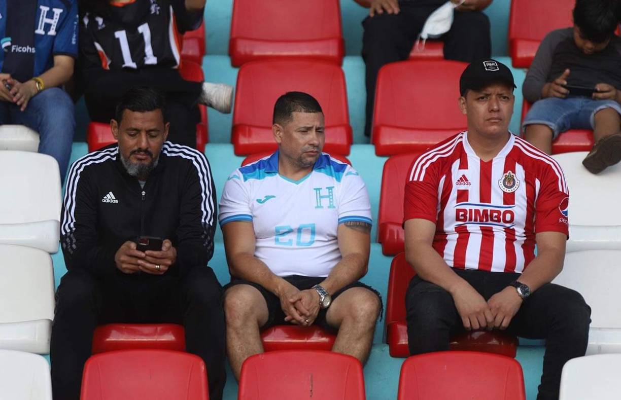 El exportero catracho Adalid Puerto (izquierda) vistió los colores de la Selección de Honduras y defendió el arco del Marathón y Platense en la Liga Nacional de Honduras.