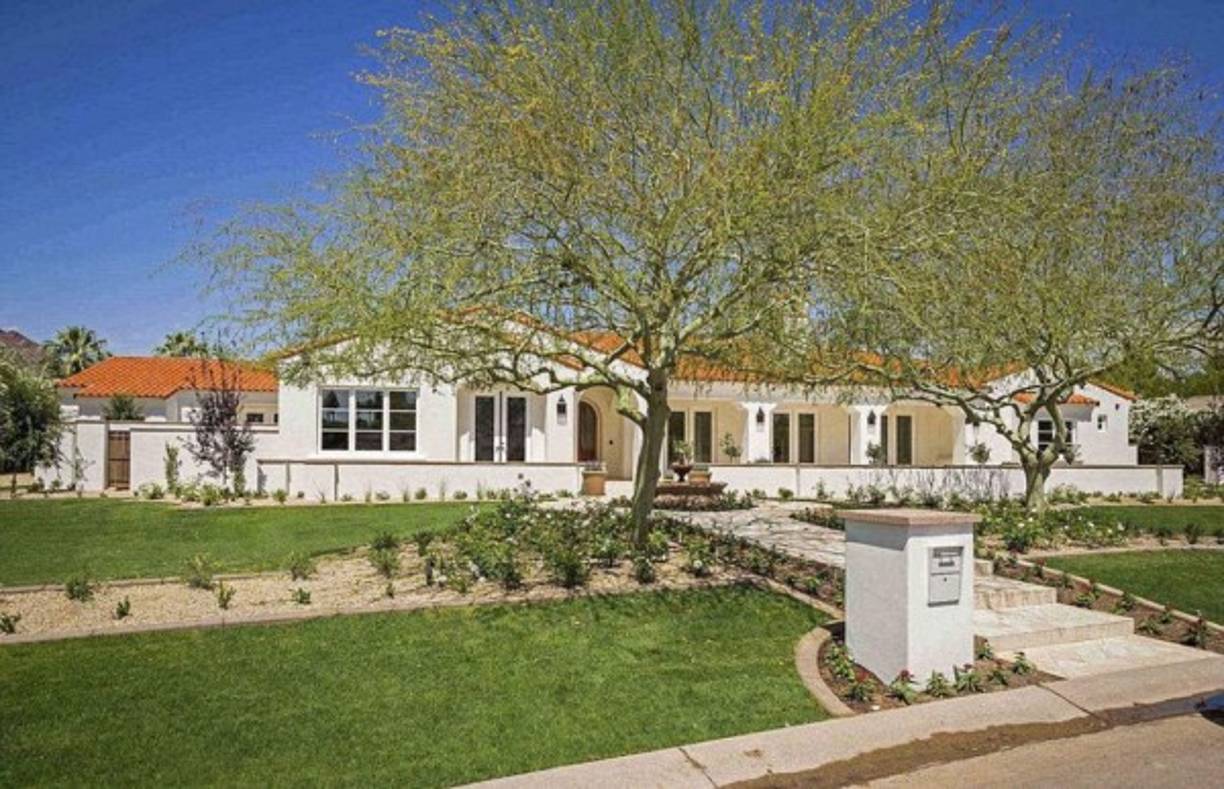 Phelps, vivirá junto a su prometida Nicole Johnson y su hijo Boomer en su nueva mansión. <br/>