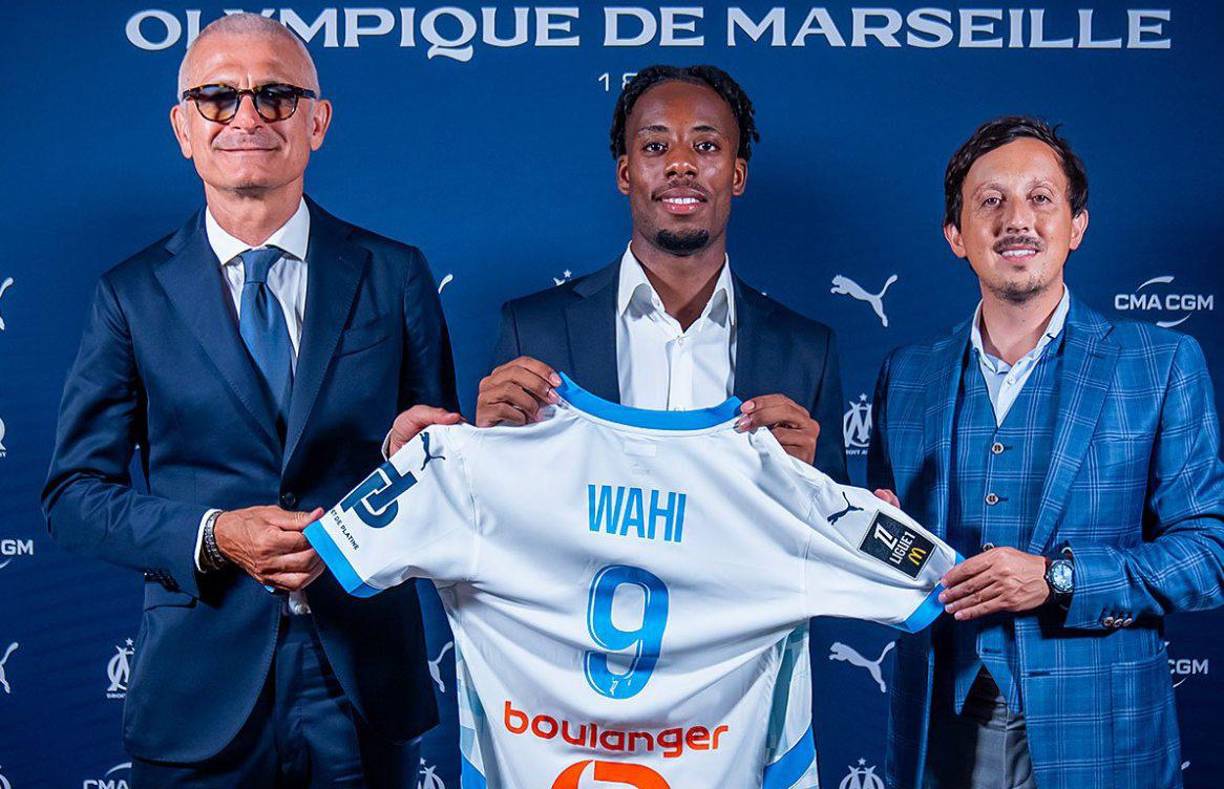 El Marsella ha fichado al delantero francés Elye Wahi por 25.000.000 € + 5M€ bonus + 15% futura venta. Firma hasta junio de 2029.