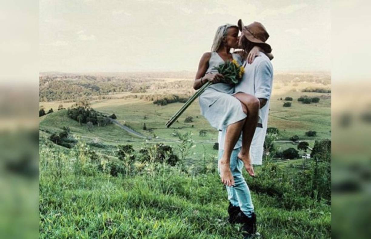 La pareja británica conformada por Mitch Gobel y Sally Mustang escandalizaron a sus más de 190 seguidores combinados en Instragram con su lema 'el sexo es arte'. Y es que la pareja compartía imágenes íntimas de su vida en dicha red social.