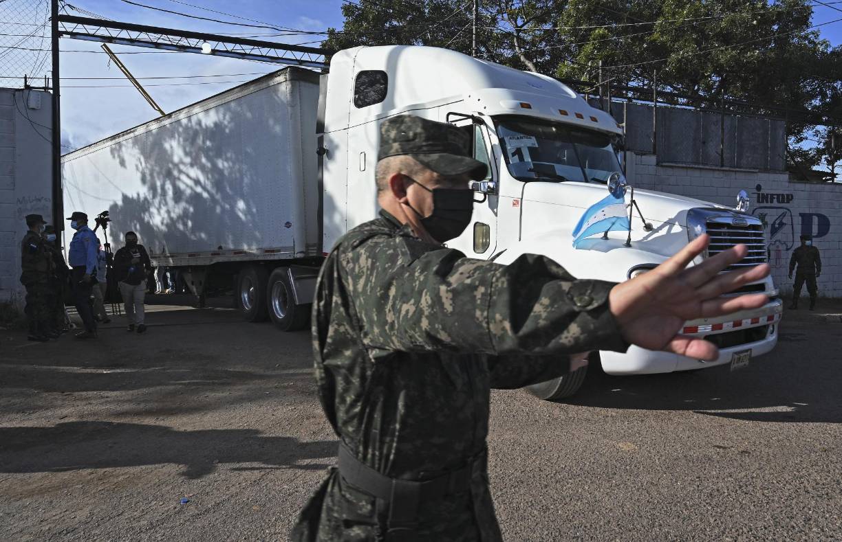 Más de 5 millones de hondureños están habilitados para elegir en los comicios un presidente, tres designados presidenciales (vicepresidentes), 298 alcaldías municipales, 128 diputados al Congreso Nacional y 20 al Parlamento Centroamericano.