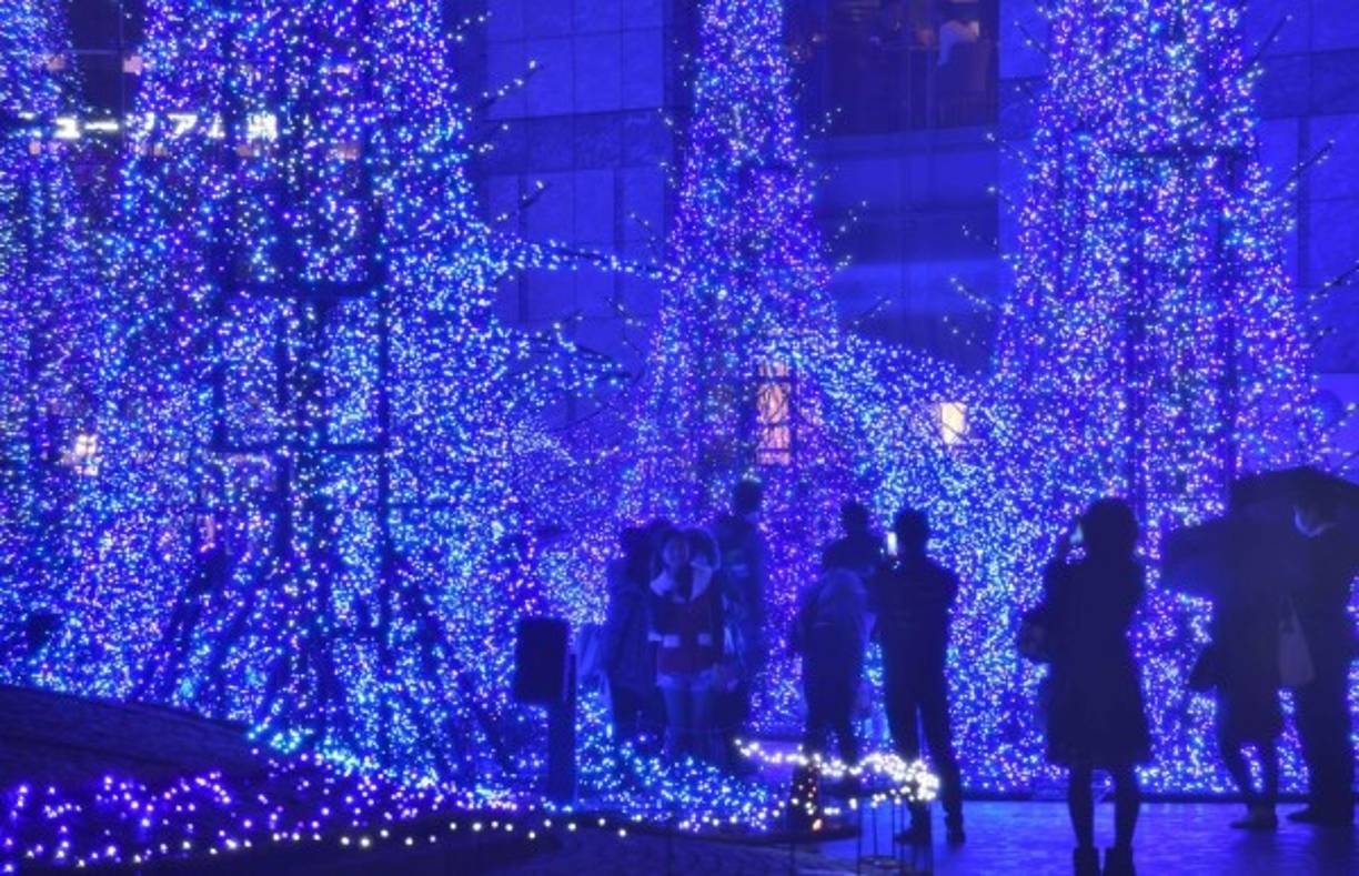 Los japoneses aplicaron su tecnología para tener una 'brillante' Navidad.