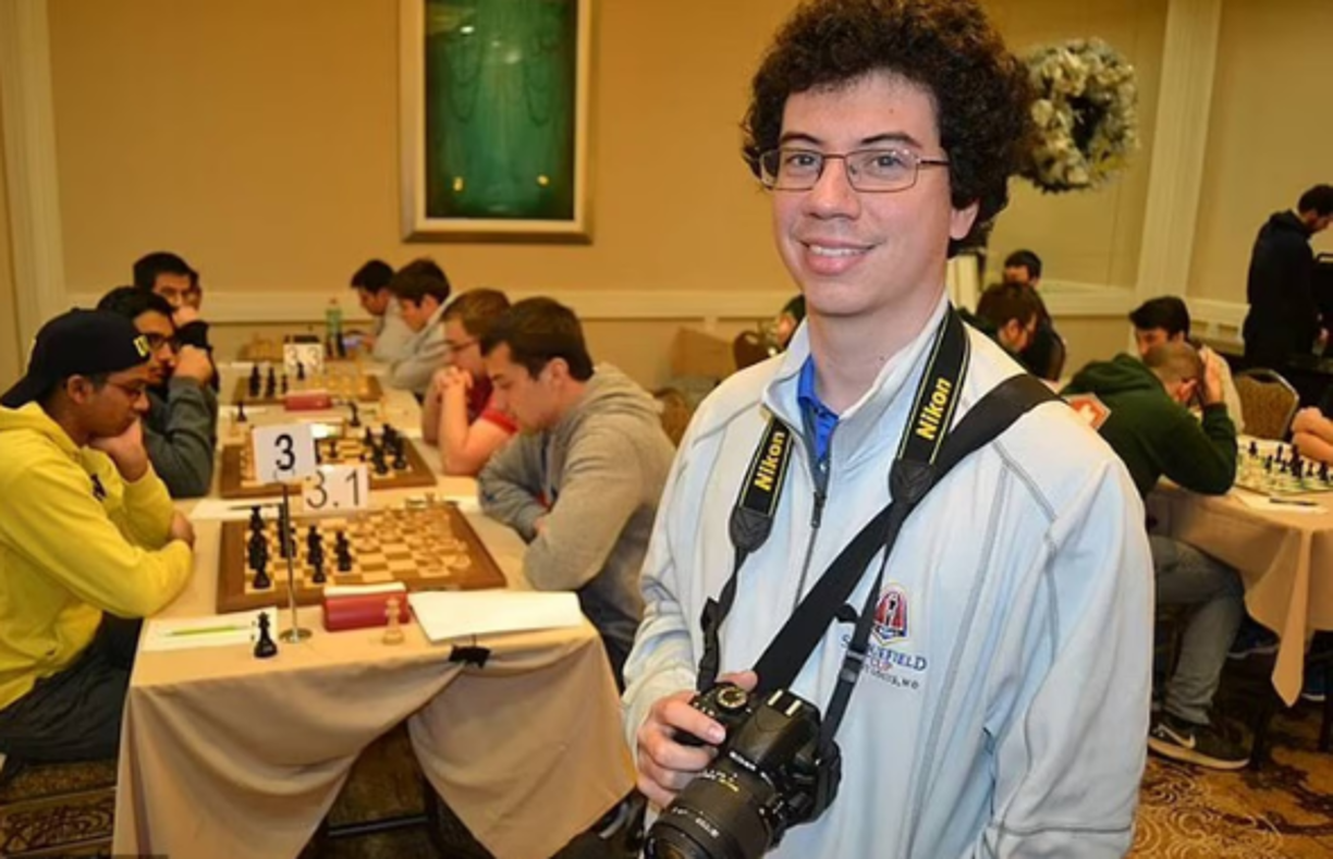 Gracias a la ola de denuncias la federación del ajedrez tuvo que actuar y a Ramírez se le retiró el permiso de entrenador del equipo.