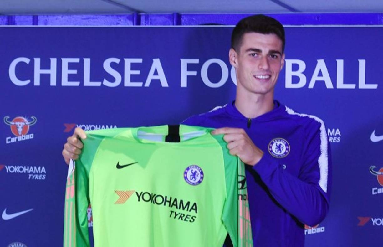 Kepa Arrizabalaga ha sido el elegido por la directiva Chelsea. Sus agentes depositaron su cláusula de rescisión en nombre del equipo 'blue', por valor de 80 millones de euros, en la Liga Española. El Chelsea valoró la trayectoria, la juventud (23 años) y la gran proyección del guardameta. El que está llamado a ser el portero español del futuro consiguió mantener la portería a 0 en siete partidos.
