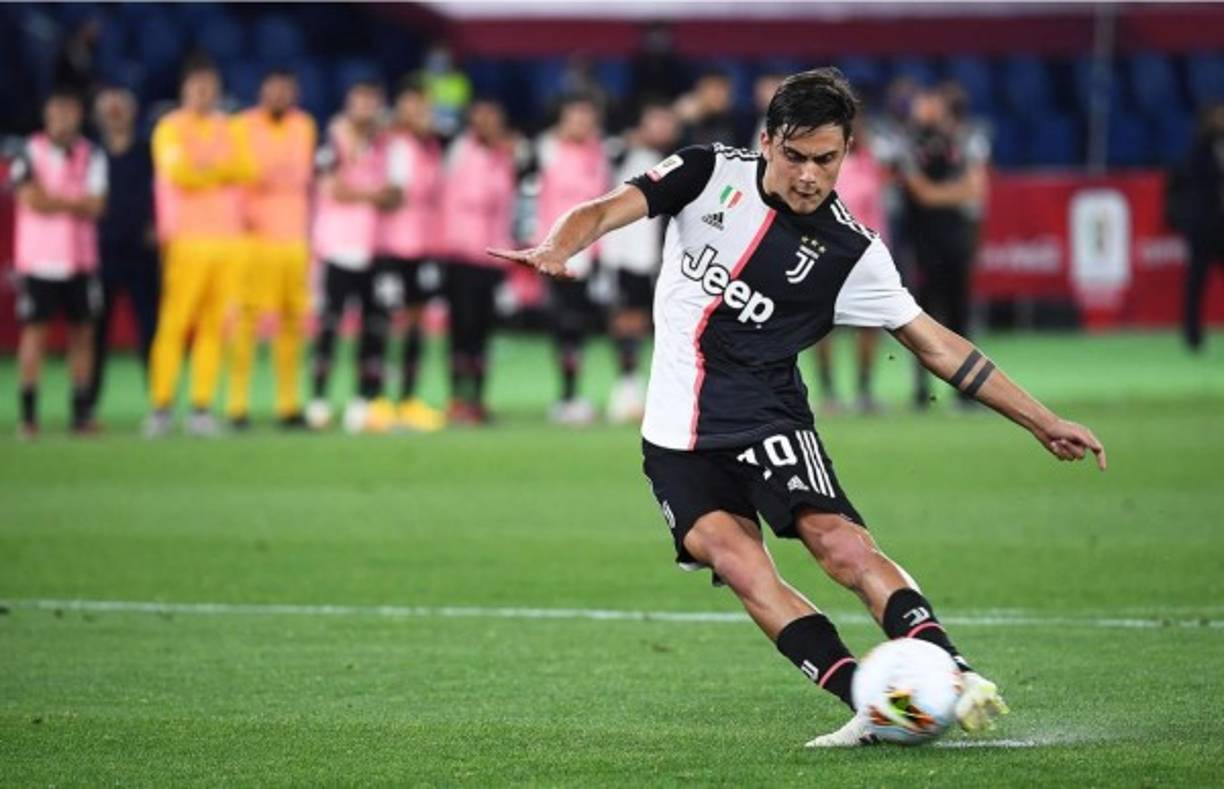 Paulo Dybala lanzó el primer penal de la Juventus y lo falló.