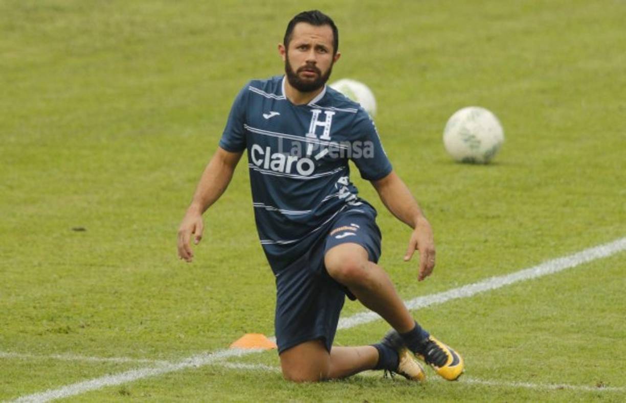 Alfredo Mejía llegó en horas del mediodía procedente de Grecia e inmediatamente se presentó a entrenar.