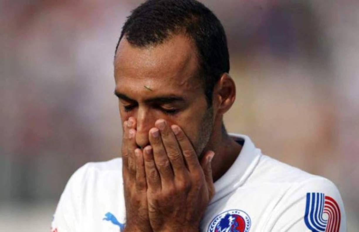 Fabio de Souza: Luego de haber sido separado por el Olimpia, el brasileño estuvo en conversaciones con el Olancho FC de la segunda pero lo han descartado en el club del Ascenso.