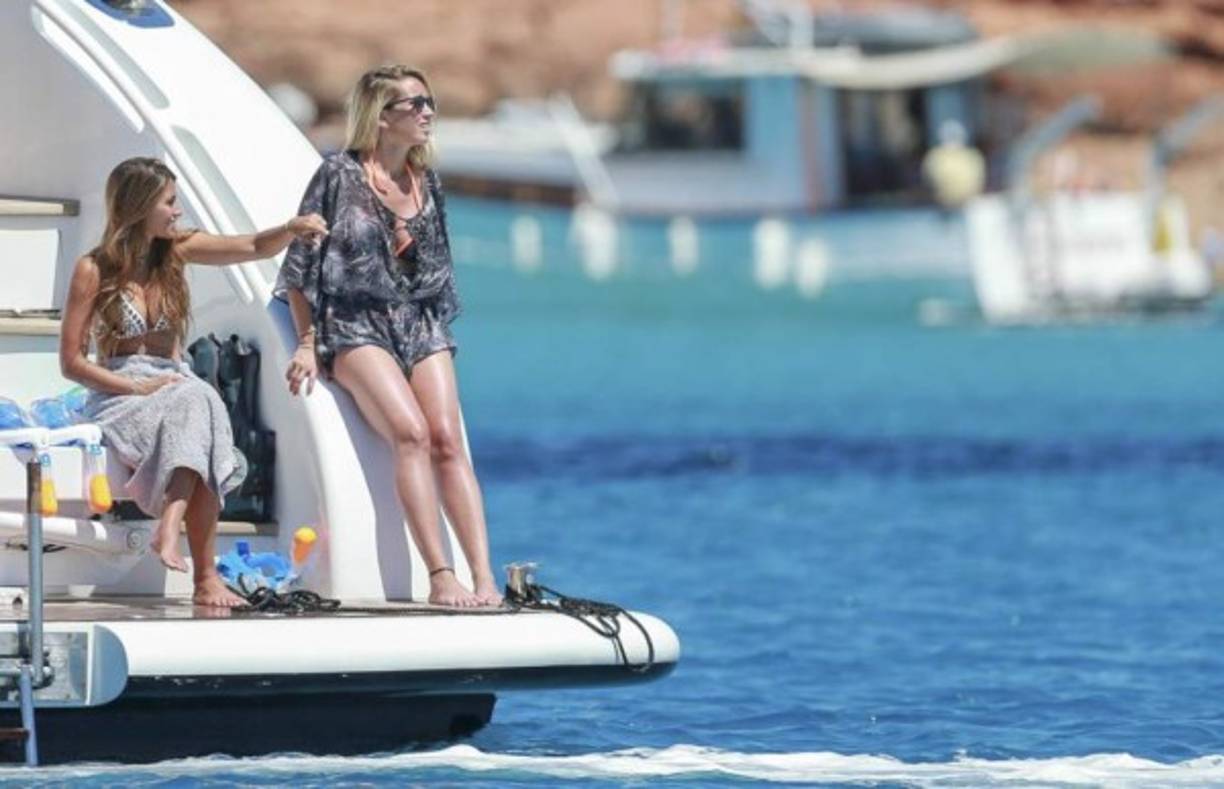 Argentina's forward Lionel Messi reacts at the end of the Russia 2018 World Cup Group D football match between Argentina and Iceland at the Spartak Stadium in Moscow on June 16, 2018. / AFP PHOTO / Juan Mabromata / RESTRICTED TO EDITORIAL USE - NO MOBILE PUSH ALERTS/DOWNLOADS