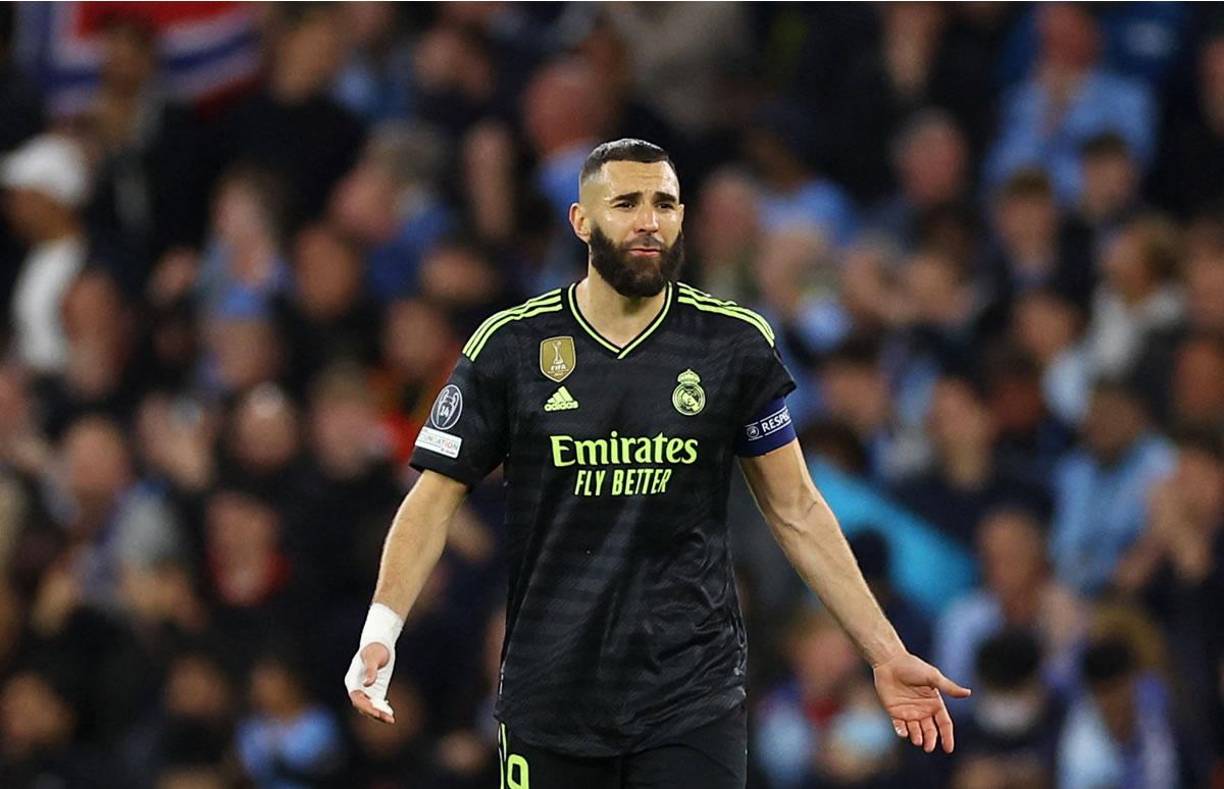 A Karim Benzema se le vio frustrado en la eliminación del Real Madrid.