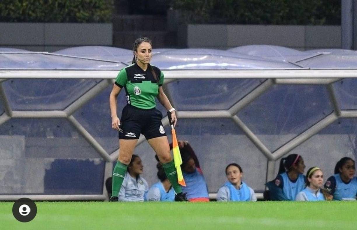 La abanderada Valeria Andrade, cometió uno de los actos más castigados para algún juez del deporte, por lo que la Comisión de Árbitros de la Federación Mexicana de Fútbol decidió despedirla.