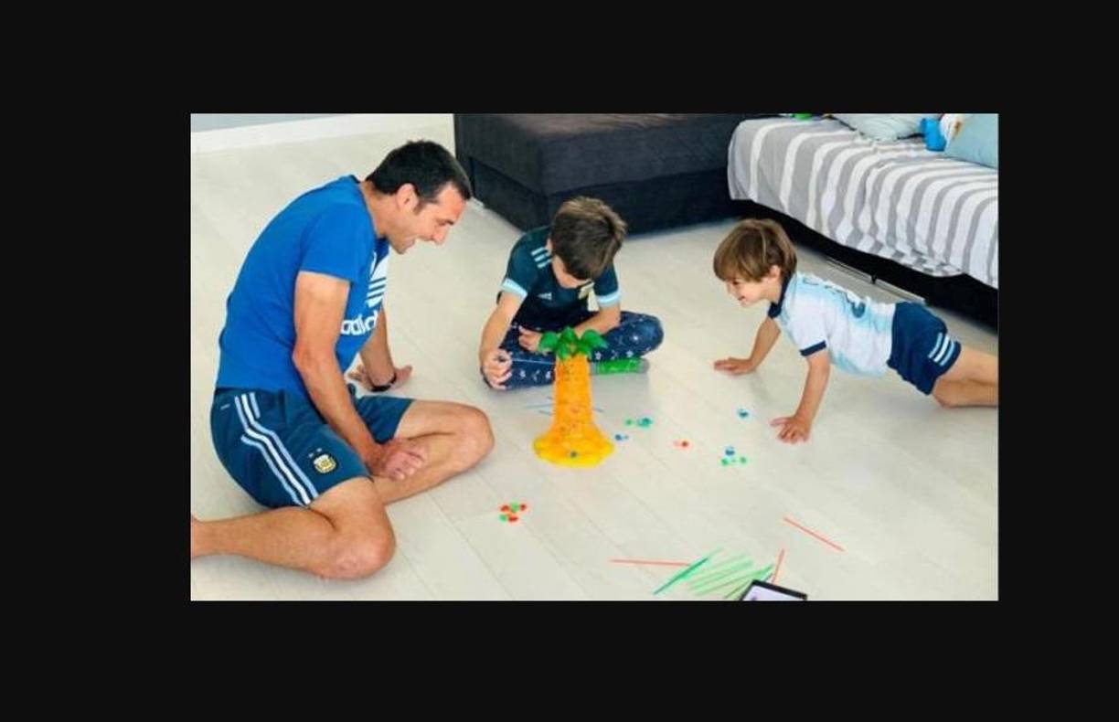 El propio Scaloni resaltó que es muy paternal con sus hijos y simpre los lleva consigo en los eventos importantes.